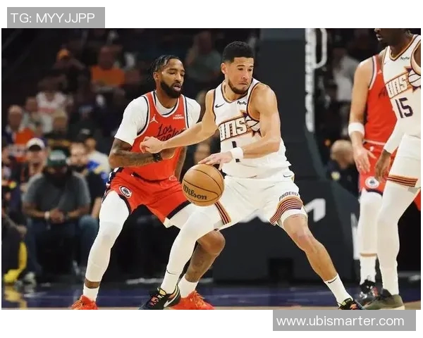 昔日恩怨再现！布克与老队友狭路相逢